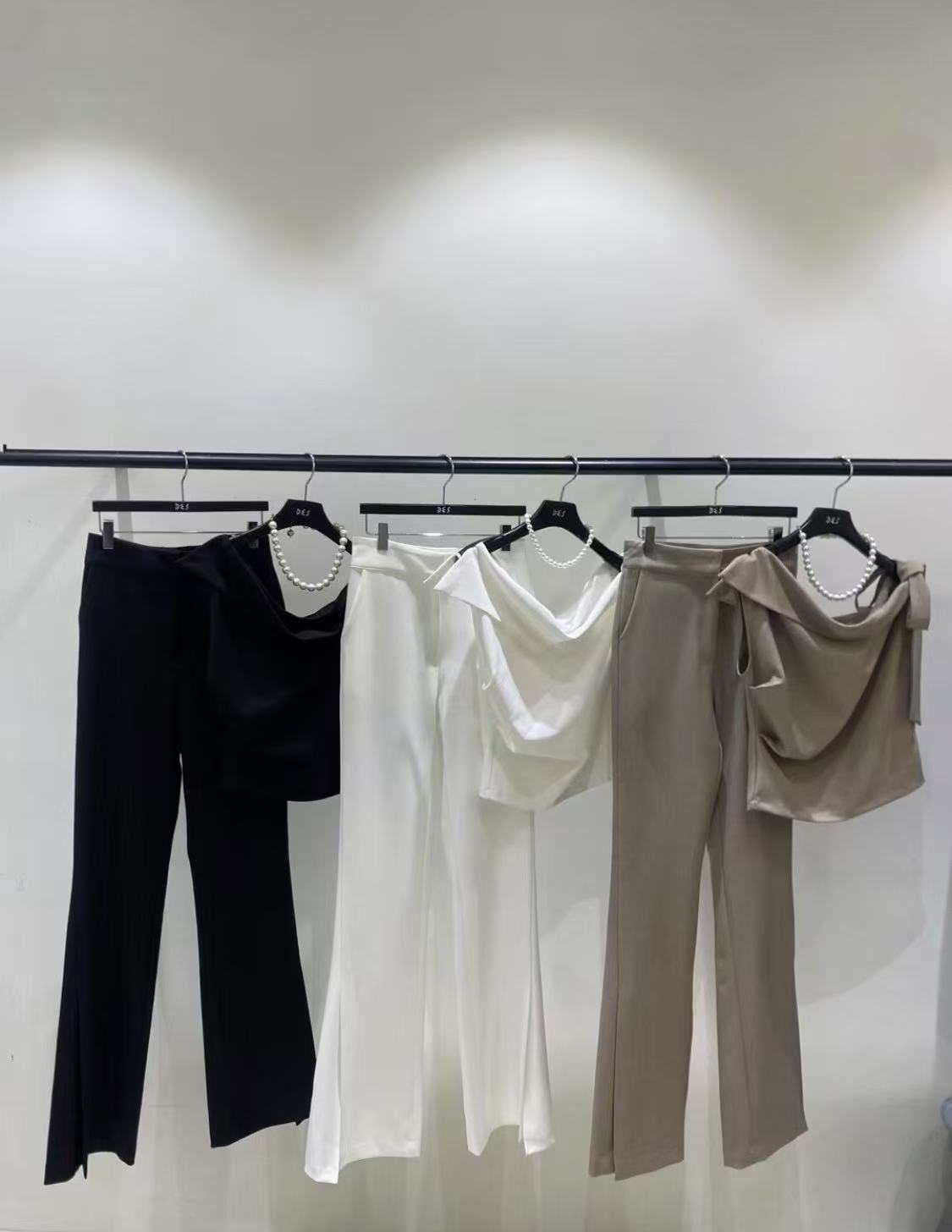 (Premium) Off-Shoulder Blouse w/ Boot-Cut Pants Set