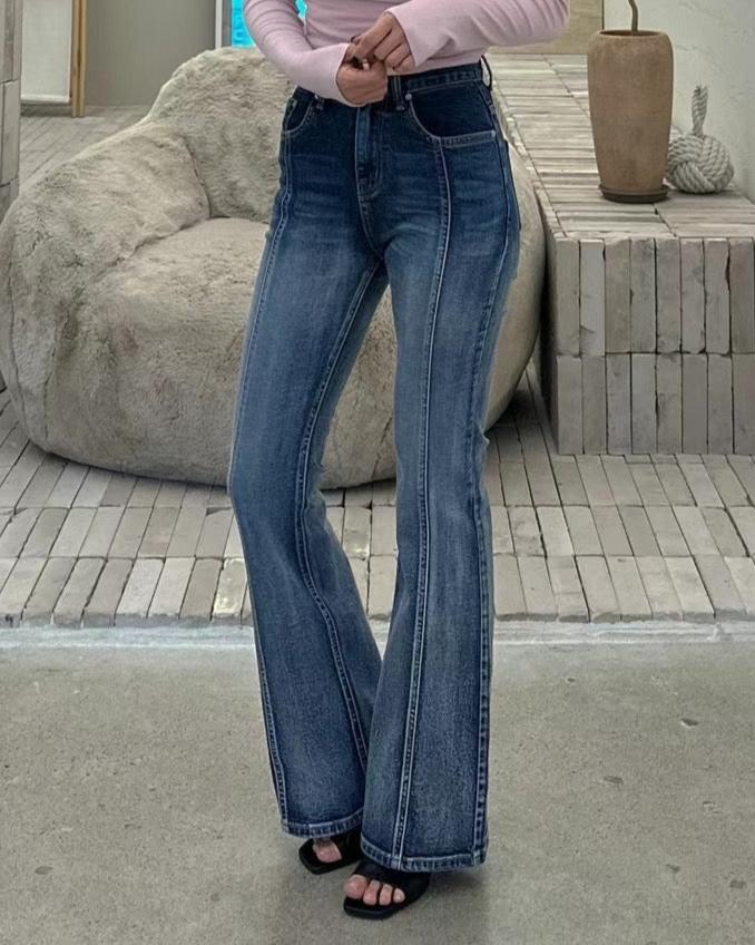 (Premium) Boot-Cut Pleated Jeans