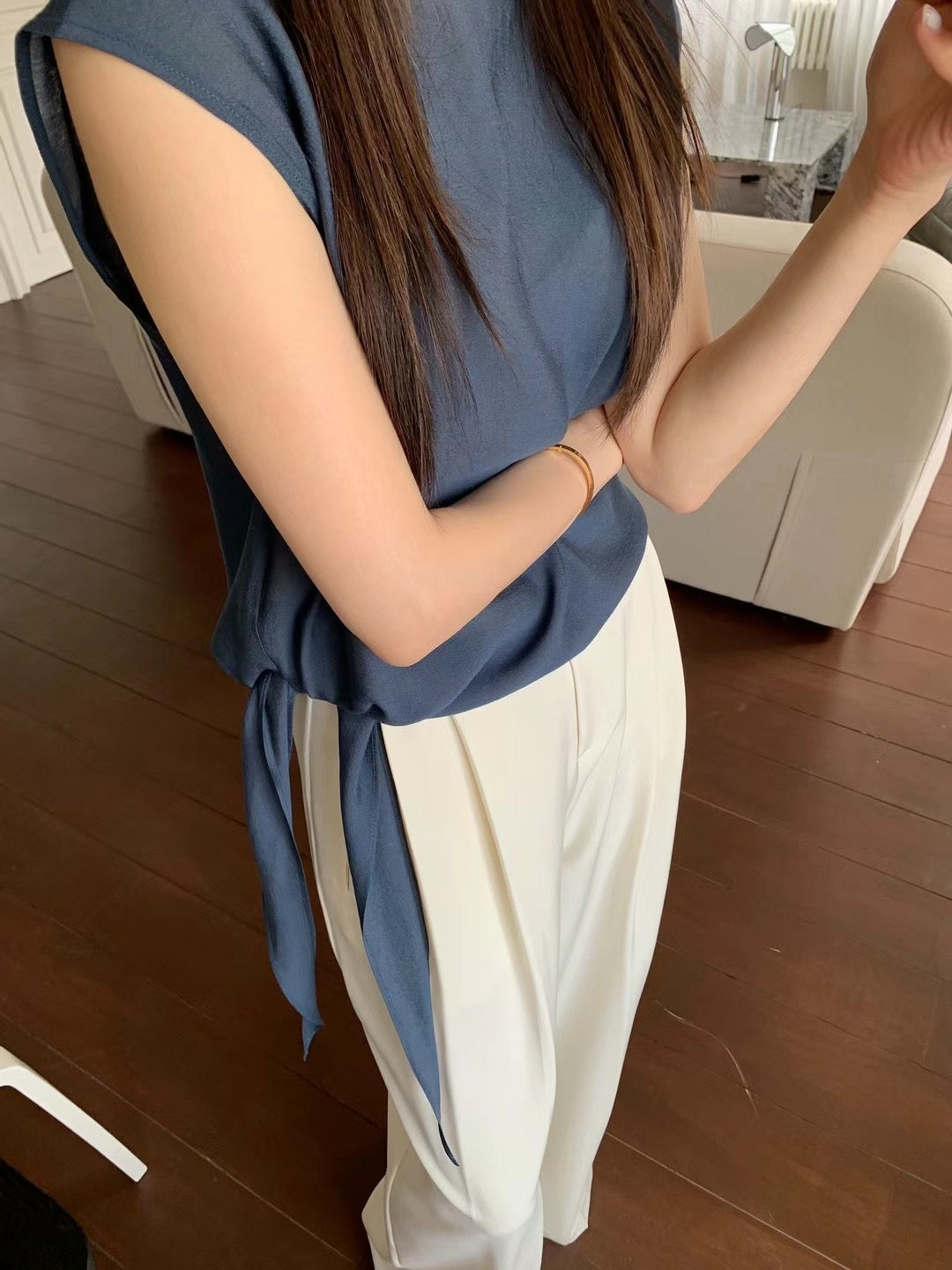 (Premium) Tied Waist Sleeveless Blouse