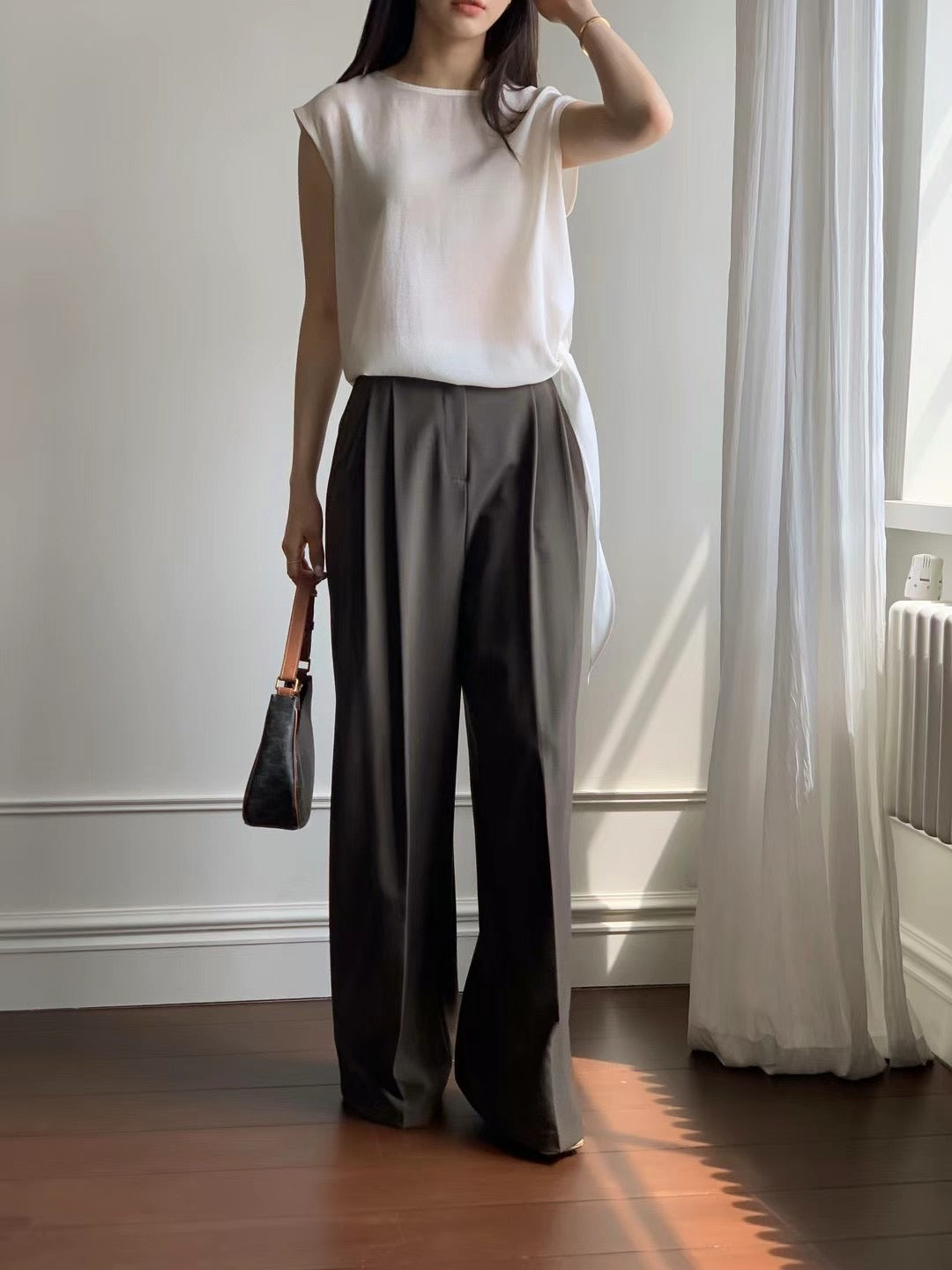 (Premium) Tied Waist Sleeveless Blouse