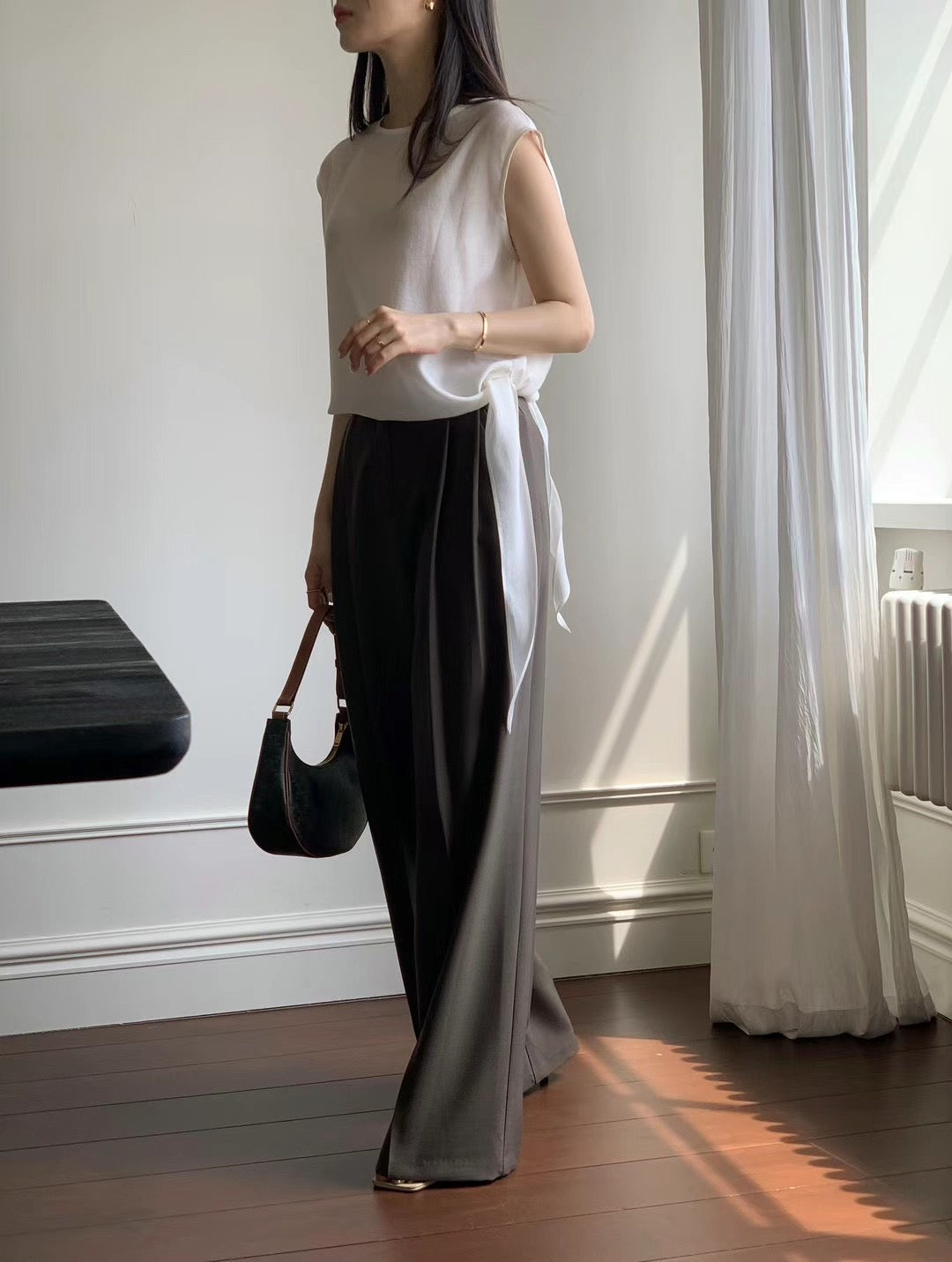 (Premium) Tied Waist Sleeveless Blouse