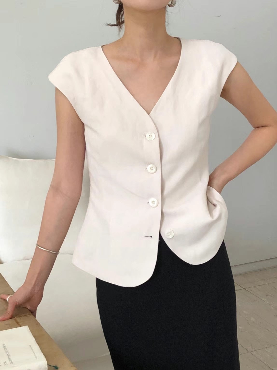 (Premium) Linen Crop Sleeves Waistcoat