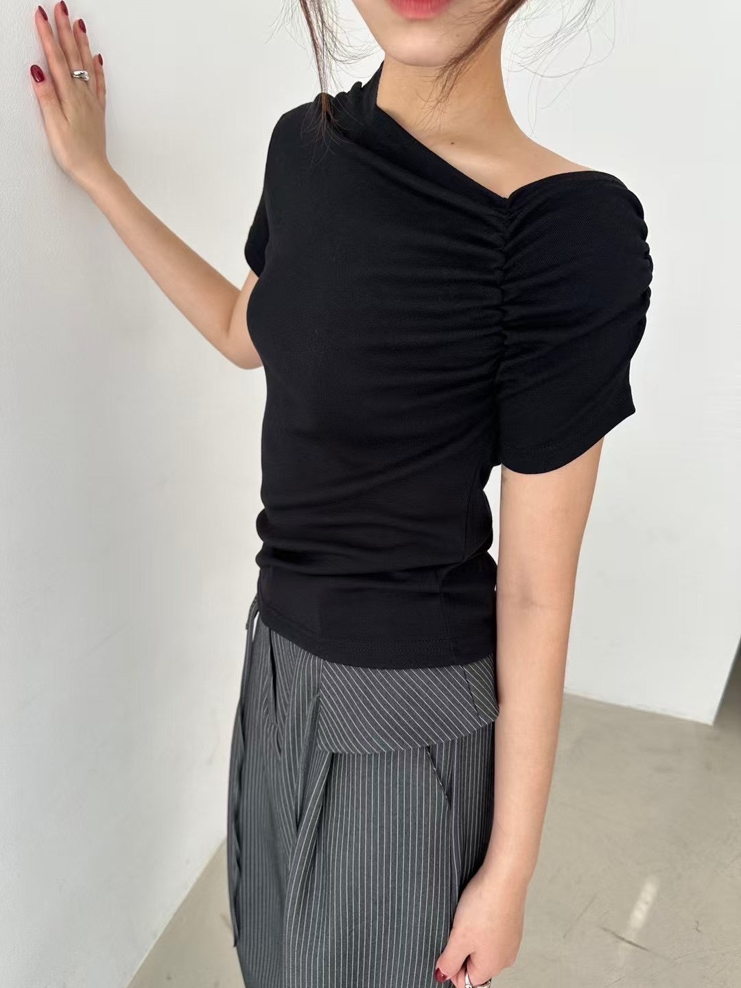 (Premium) Asymmetrical Collar Tee