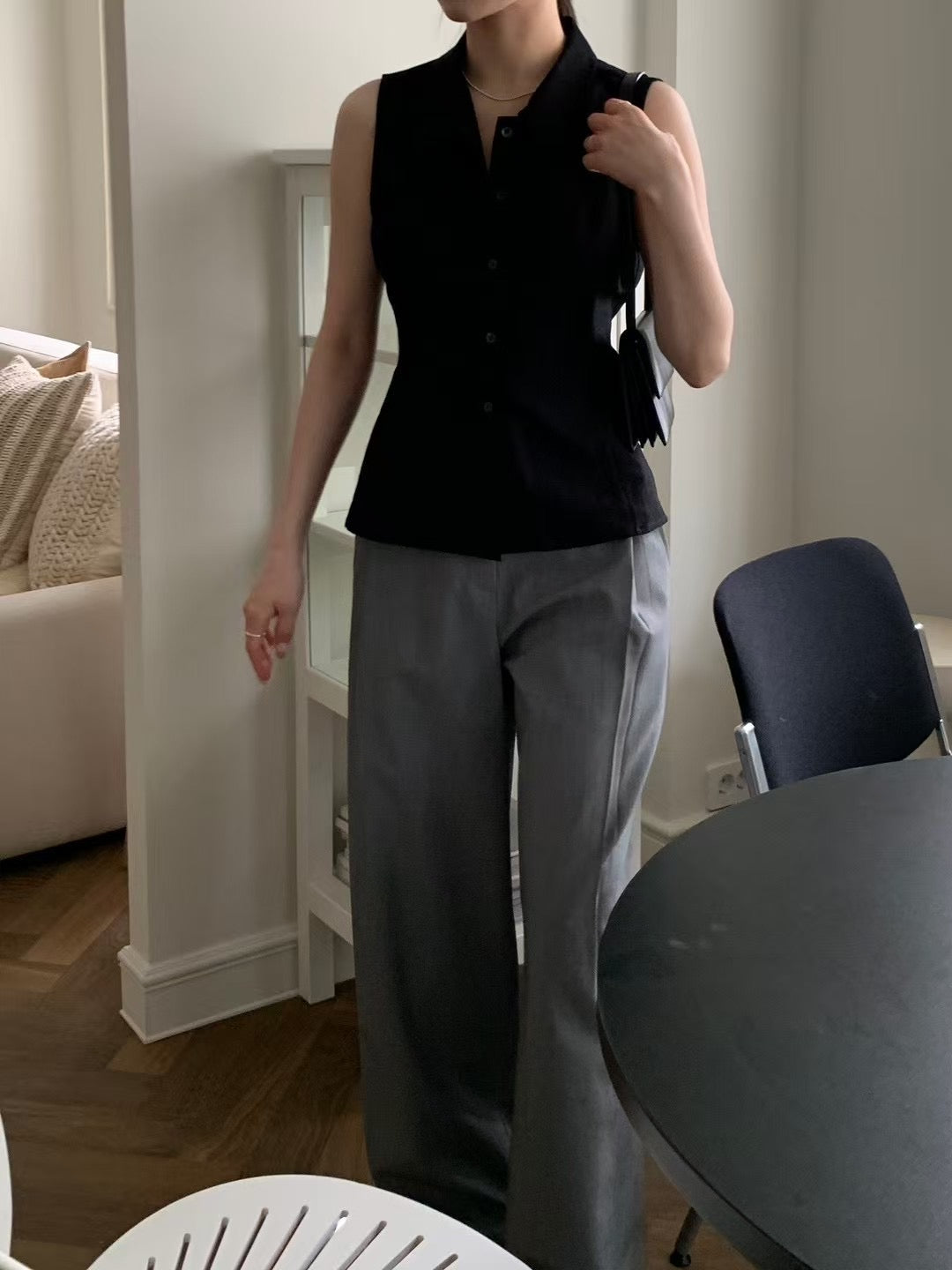 (Premium) Sleeveless Shirt