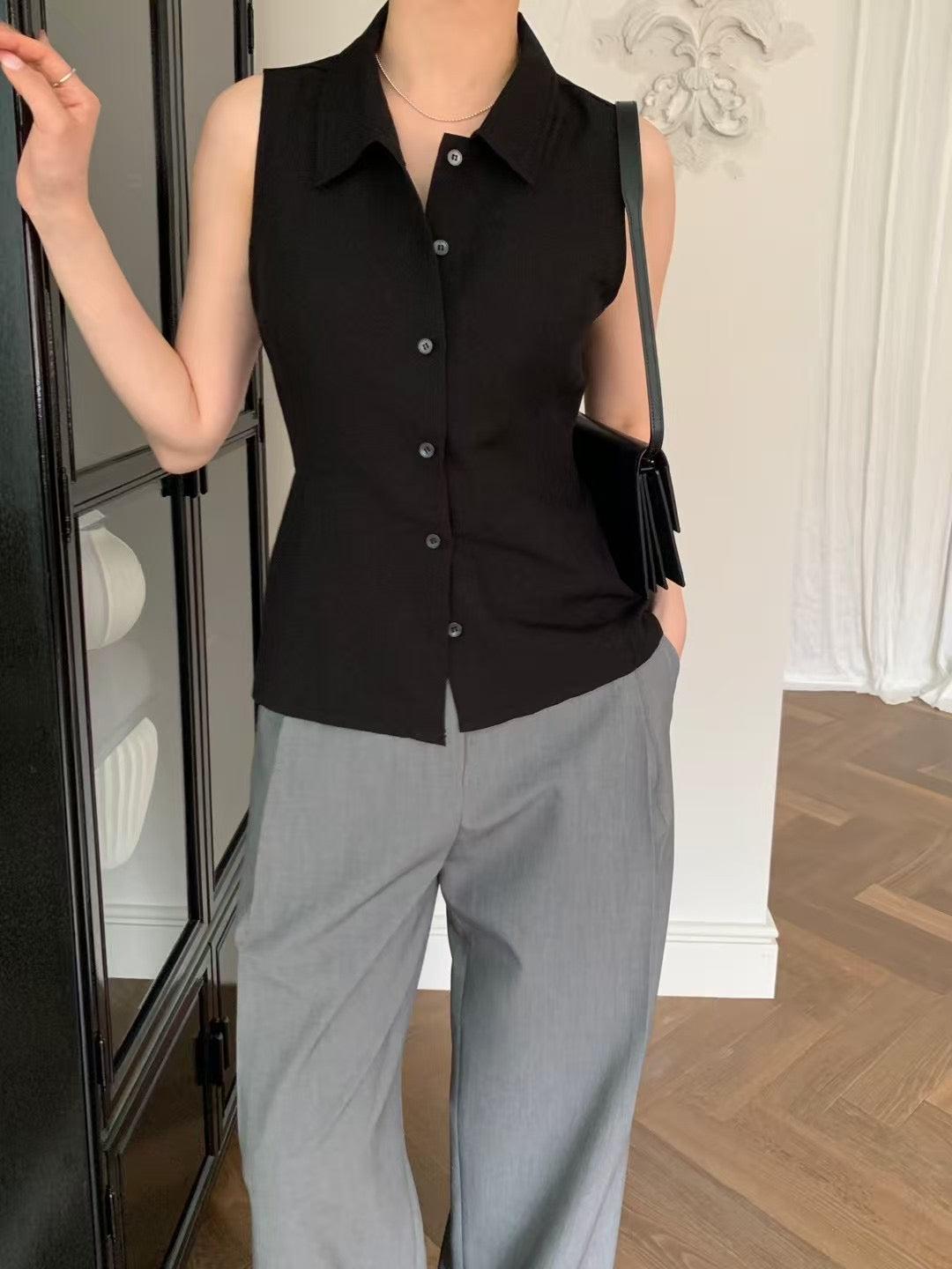 (Premium) Sleeveless Shirt