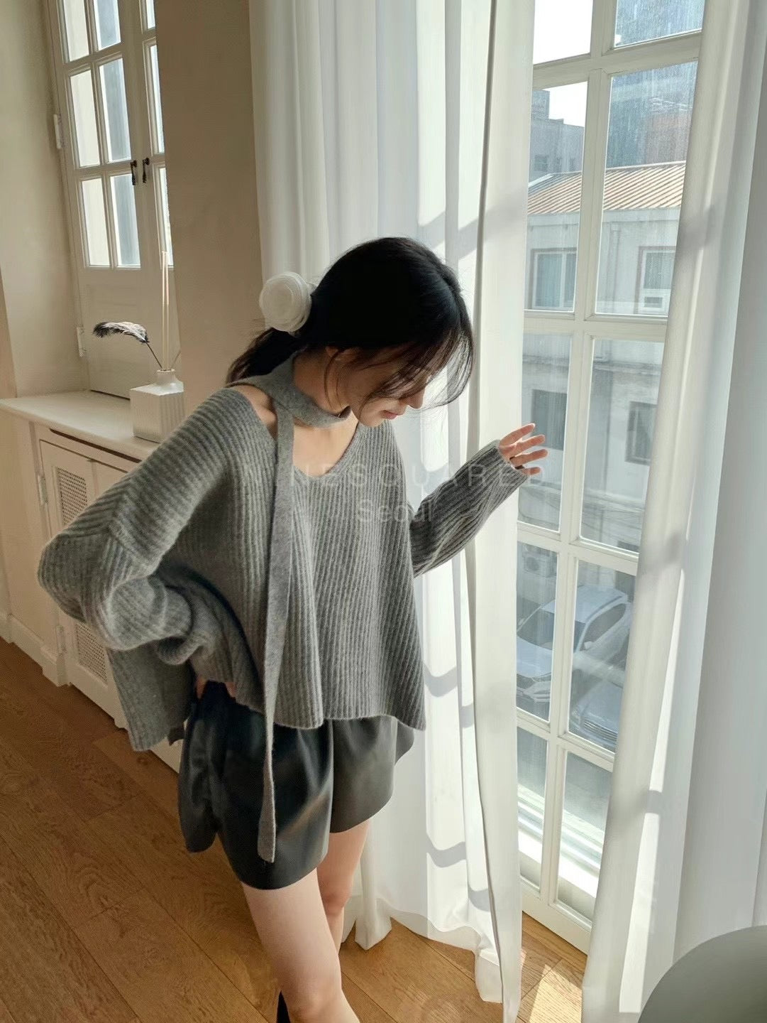 (Premium - Ninesquared)  Tied V-Neck Sweater