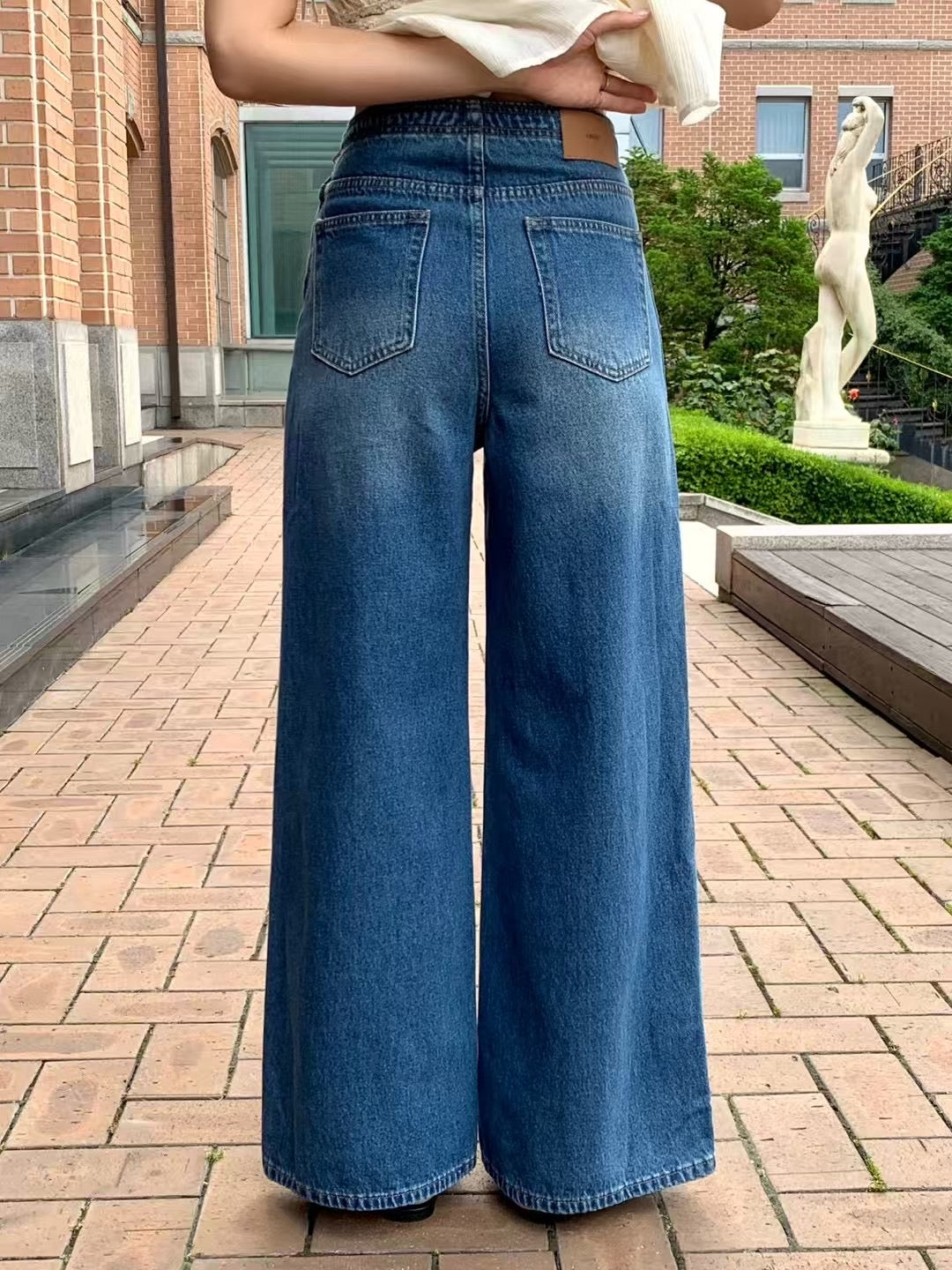 (Premium) Wide-Cut Jeans