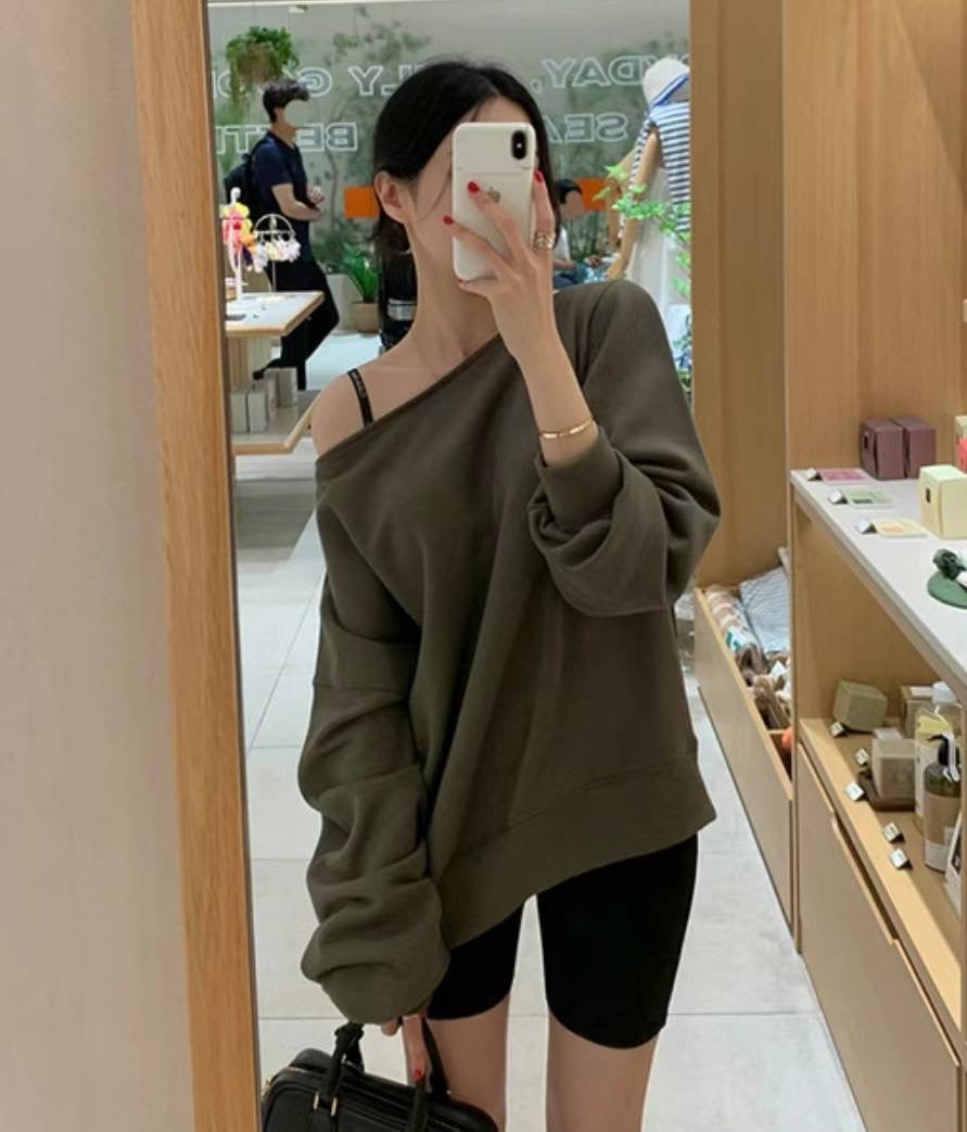 (Premium) Off-Shoulder Sweater Tee