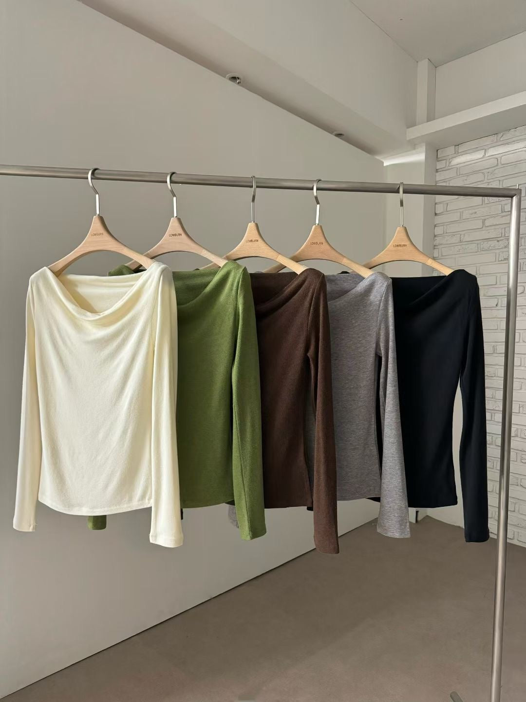 (Premium) Off-Shoulder Tee