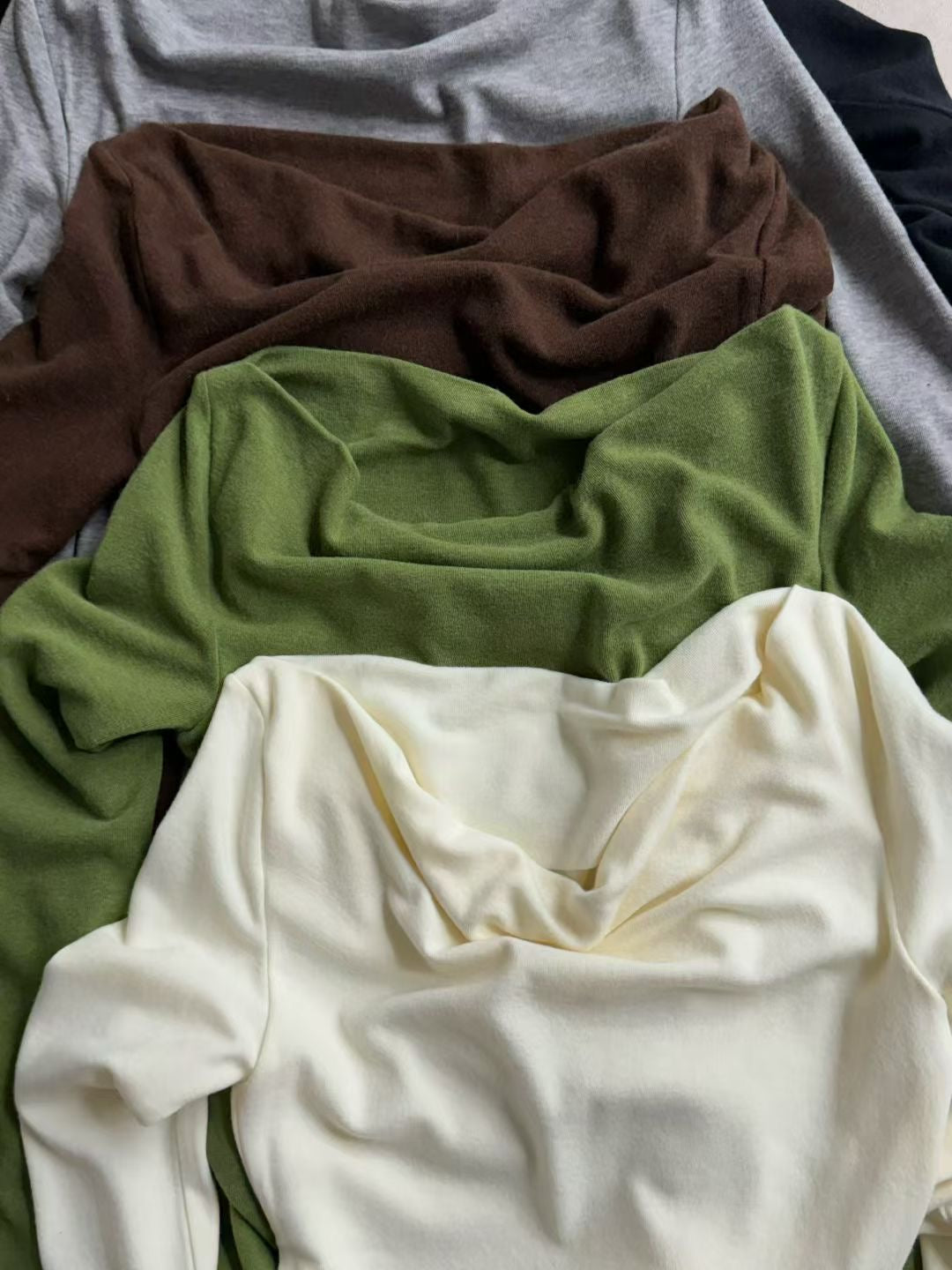 (Premium) Off-Shoulder Tee