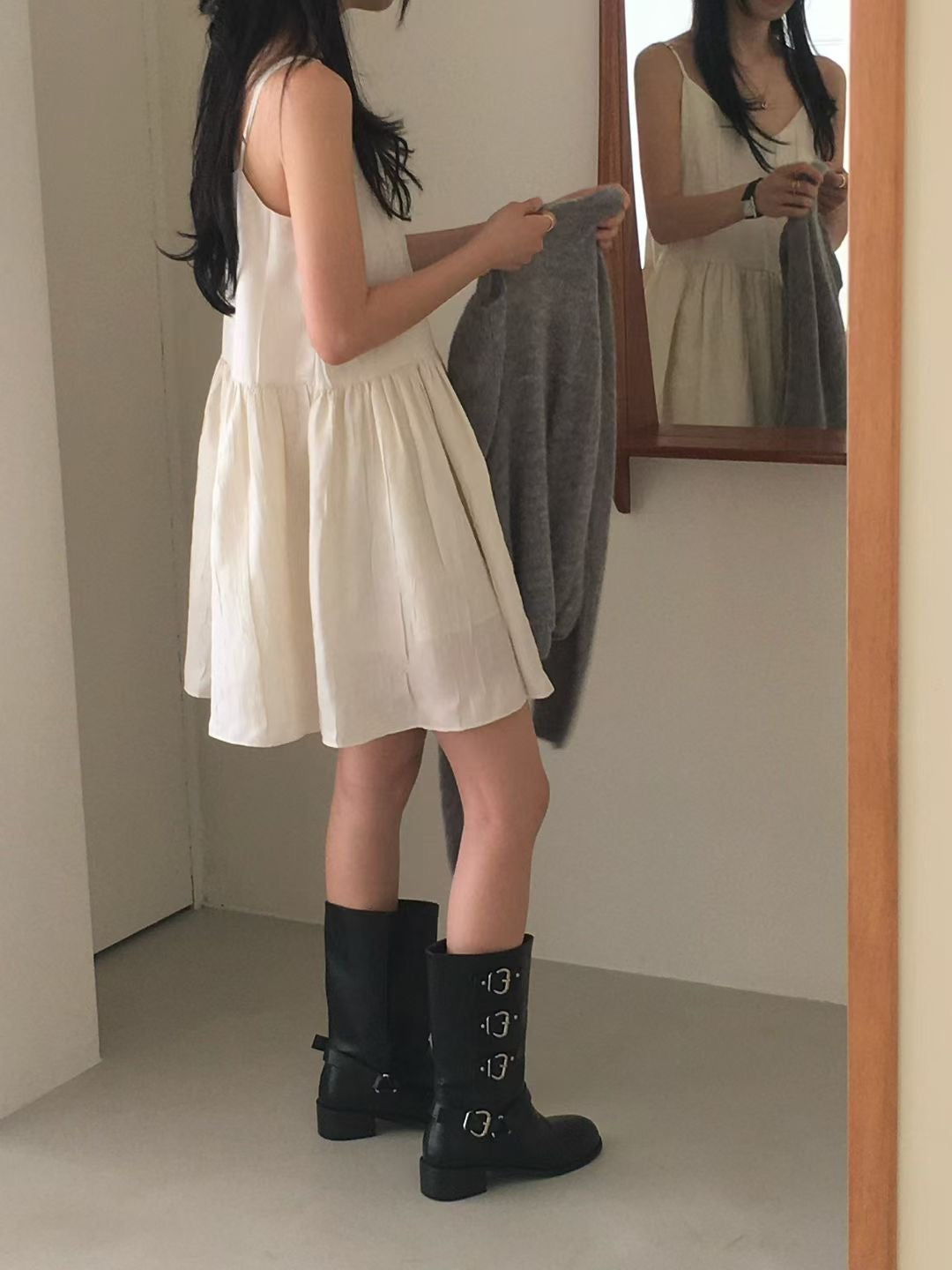 Embossed Dolly OPS