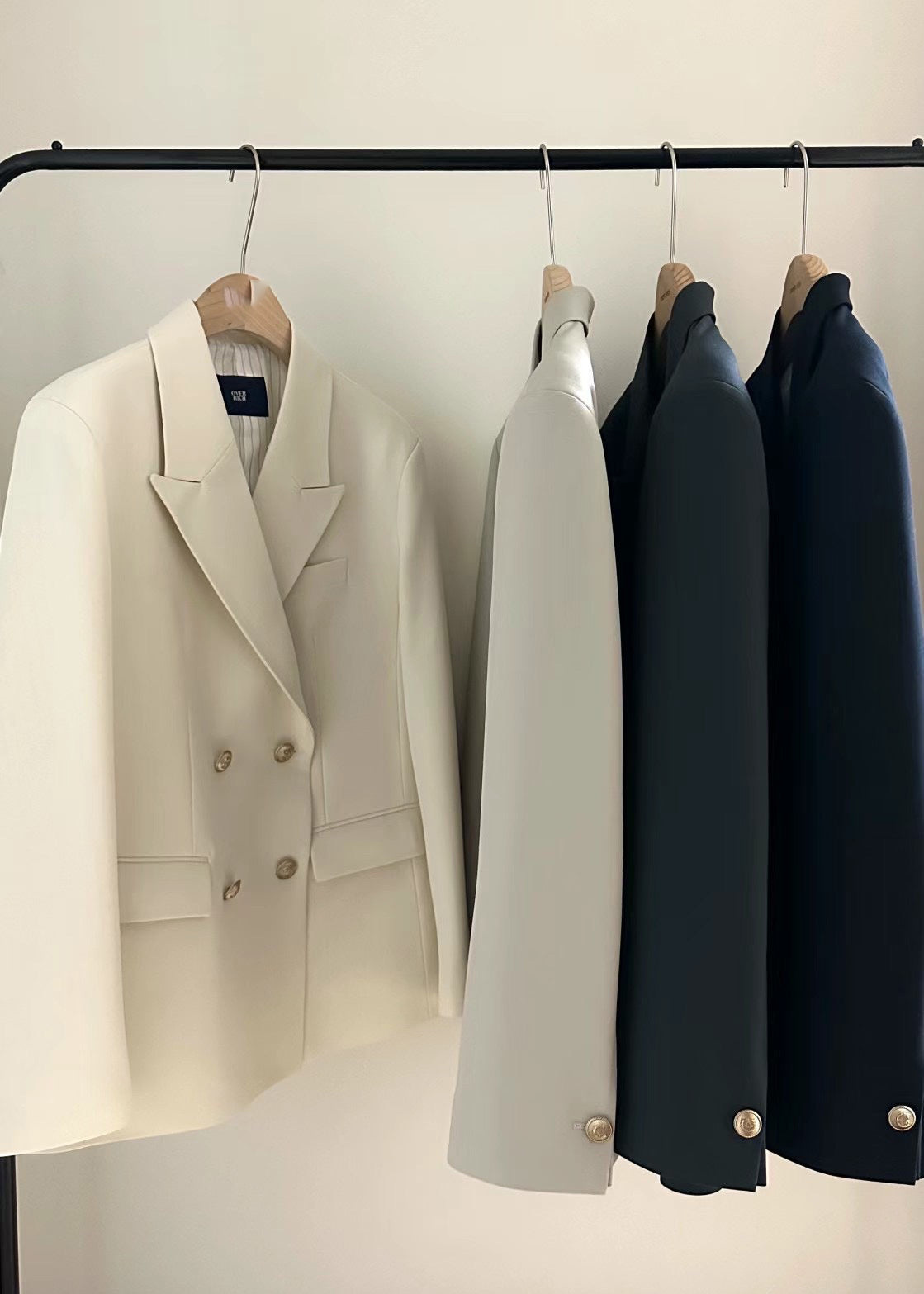 (Premium) Vintage Gold Buttons Blazer