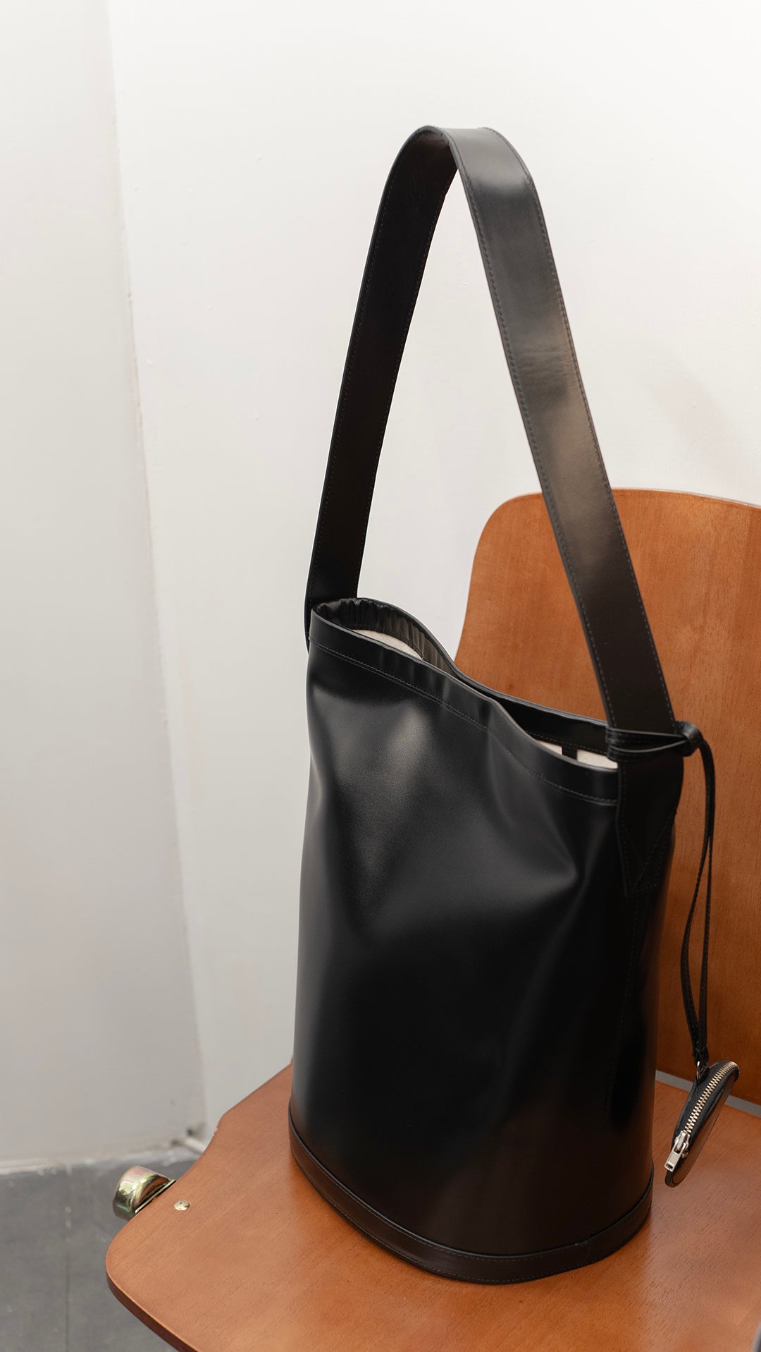 (Premium) Designer Brand - Calf Leather Bucket Tote Bag