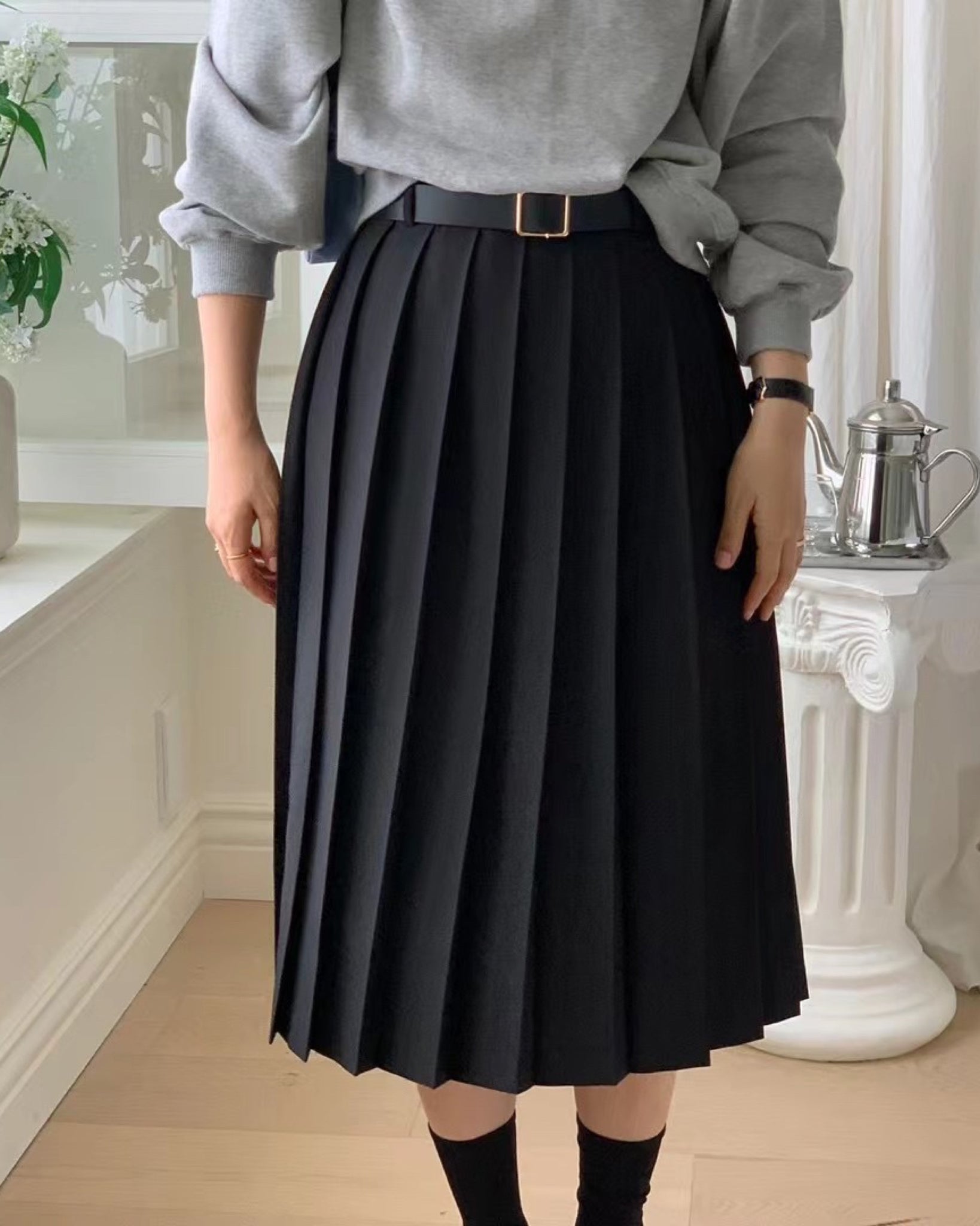 Pleated Skirt w/ Cow Leather Belt