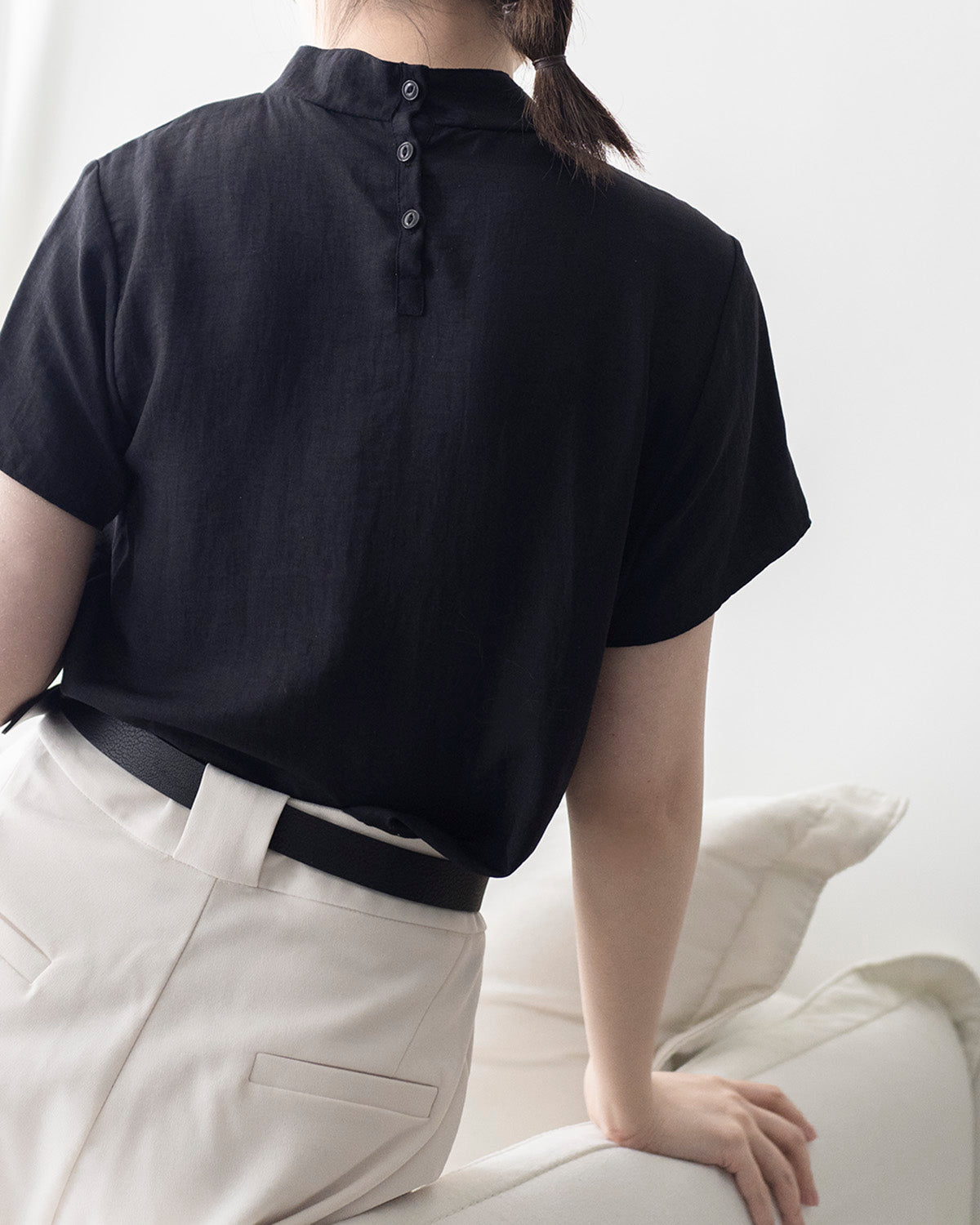 Silky Little Turtle Neck Short Cut Blouse