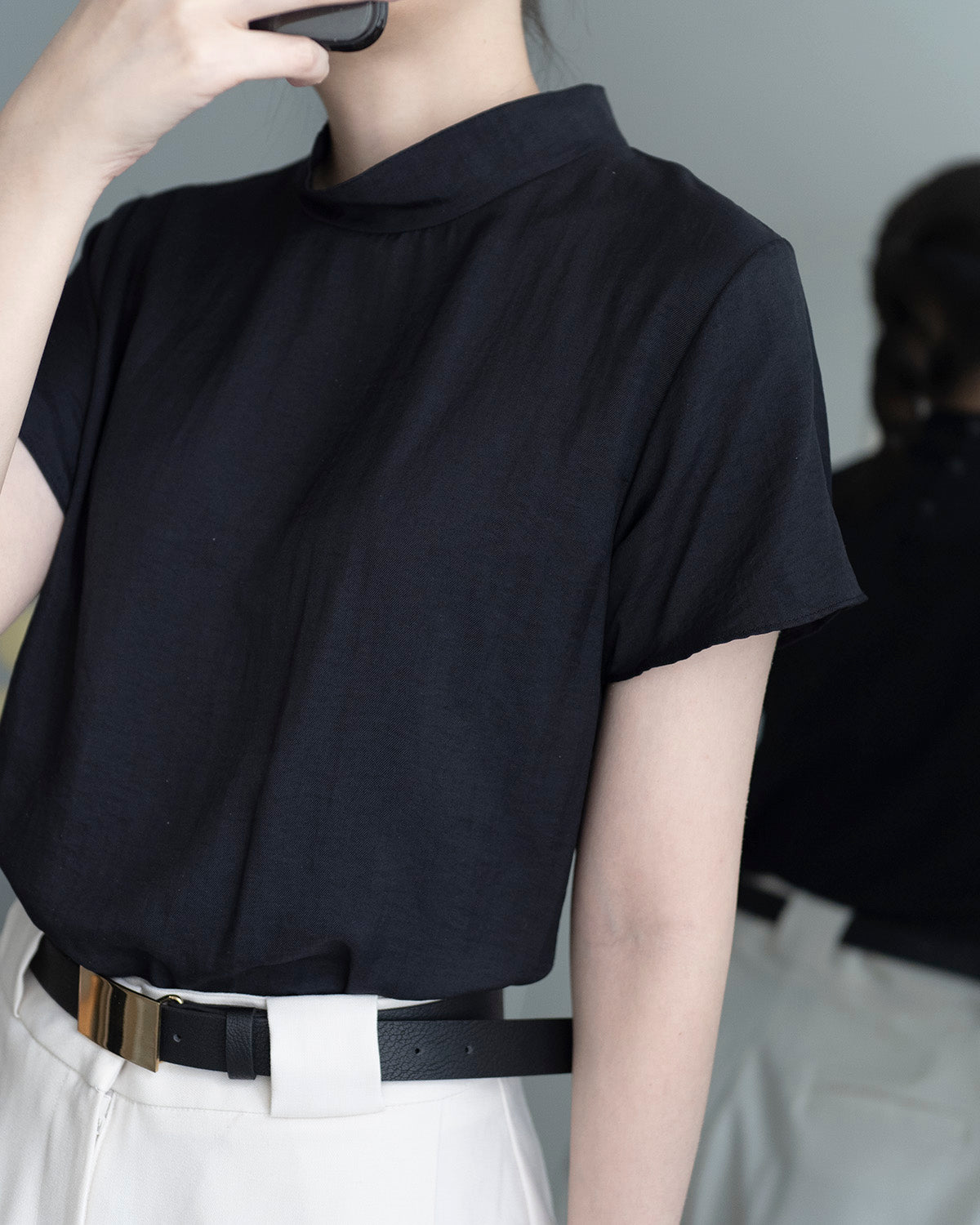 Silky Little Turtle Neck Short Cut Blouse