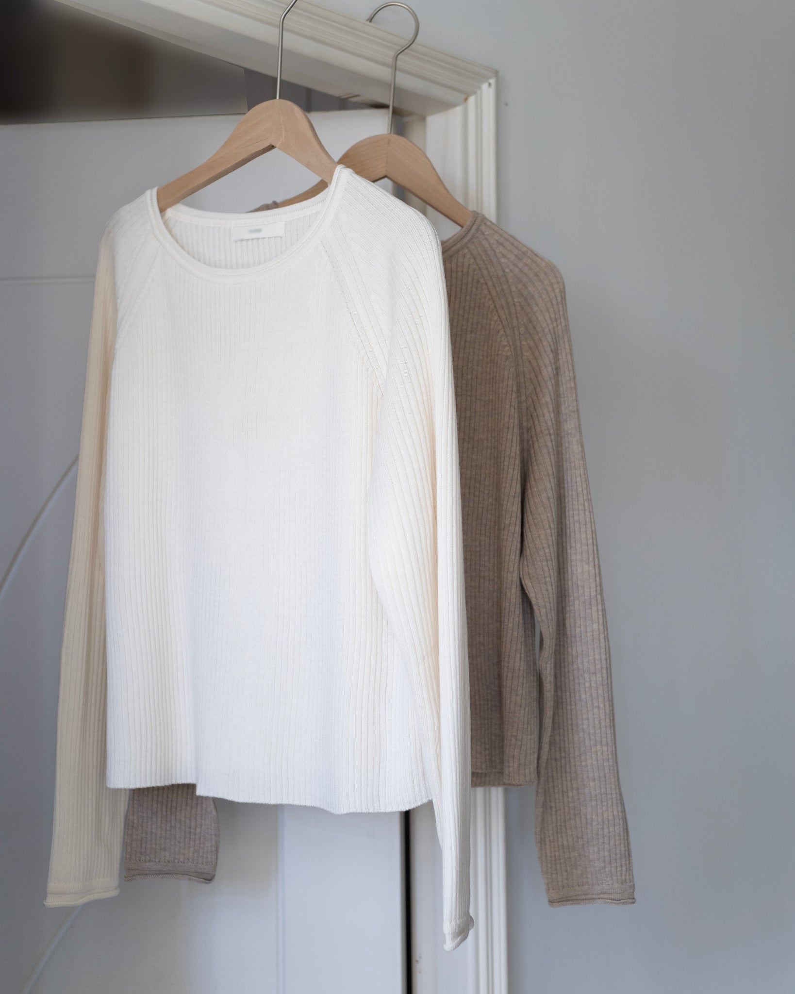 (Premium) Raglan Light Knit Top